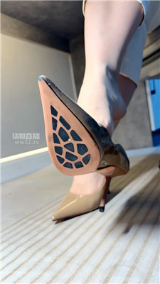 【辣姐】全家当狗    260420-10BP