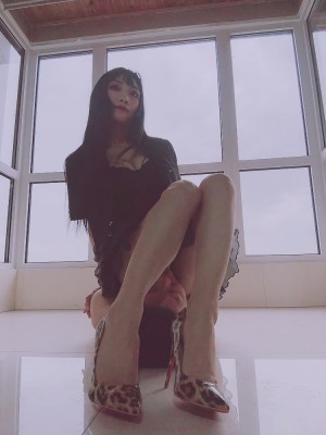 【兔粉粉】大长腿的诱惑  JS260423~3BP