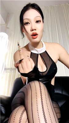 【洛芙菱】修女巨臀诱惑    260606-34BP