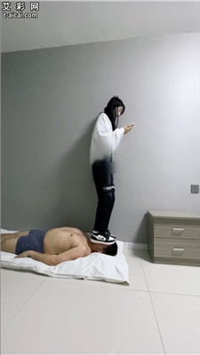 【与精神小妹的那些事】小伊真实暴力第一部分  JS260608~7BP