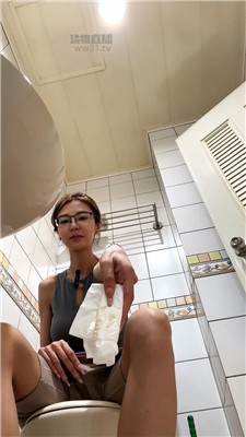 【露娜】白袜肉丝裸足美臀黄金    260608-32BP
