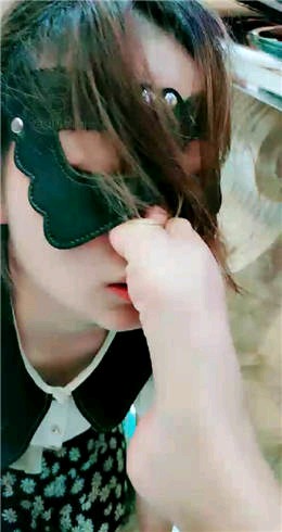 芳爷S歌厅多主玩女M