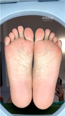 【银河】裸足胯下美臀    260628-39BP