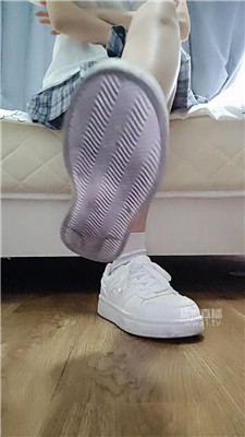 【佳怡】冰冰袜玩骚B学姐    260630-12BP