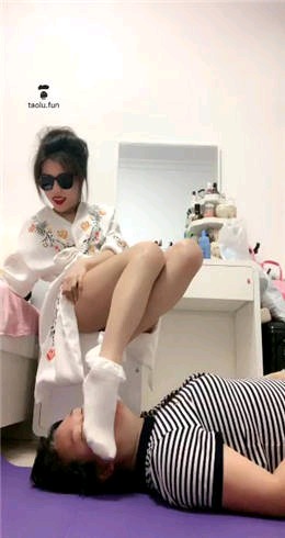 歌迪丝S三婶和我的白袜