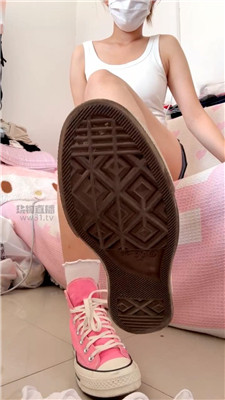 【倩雯】粉匡威白棉袜裸足羞辱    260722-10BP
